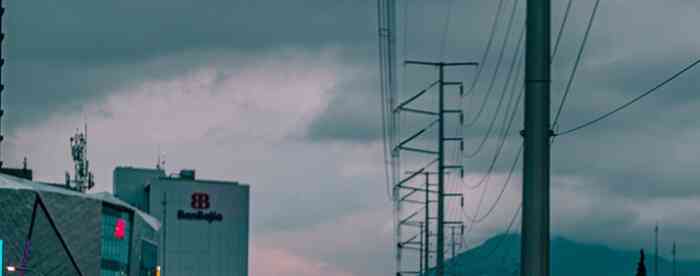 <b>�Ƚ����ϣ��ѻ���б�����֮��</b>