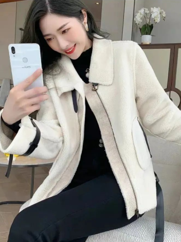 4月15日,穿衣五行颜色纯净优雅