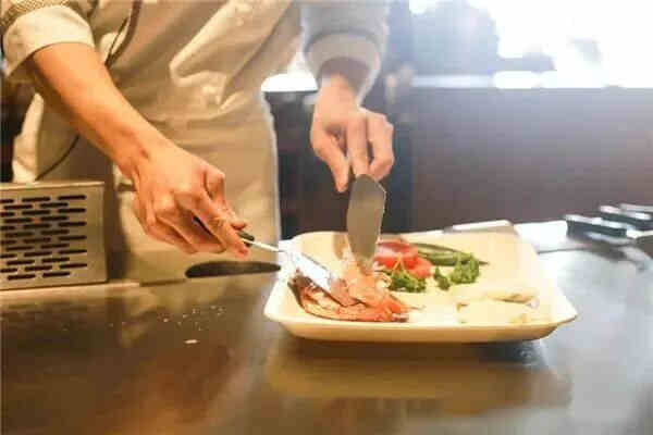 周公解梦看吉凶,梦见做饭